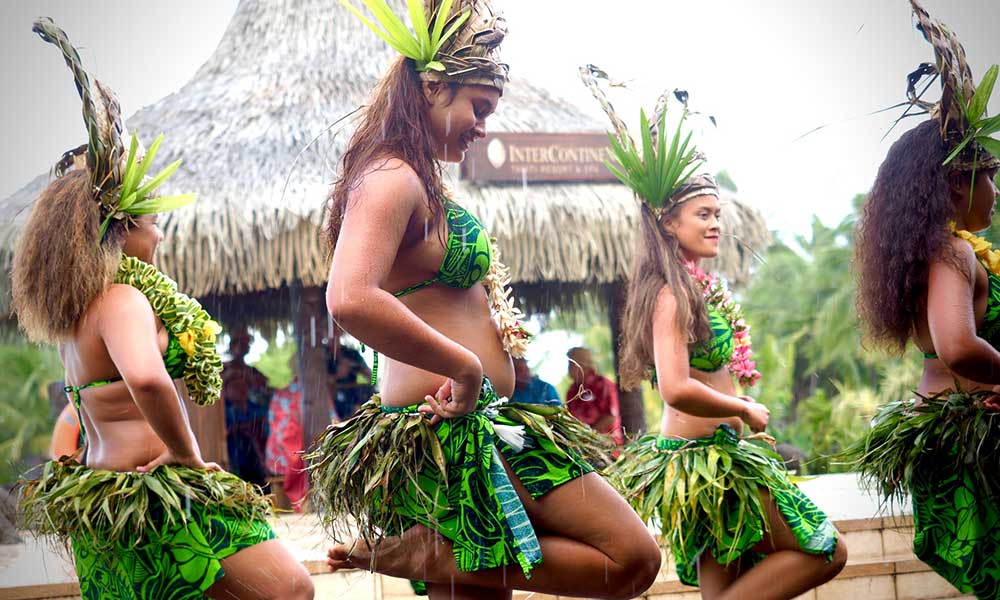 beautiful hawaiian dancers